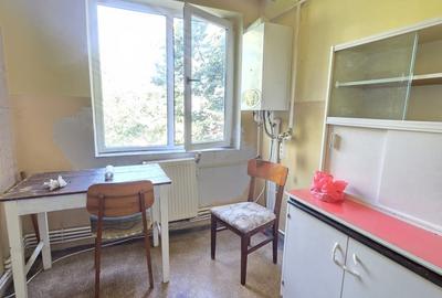 Apartament cu 2 camere semidecomandat în Calea Galați
