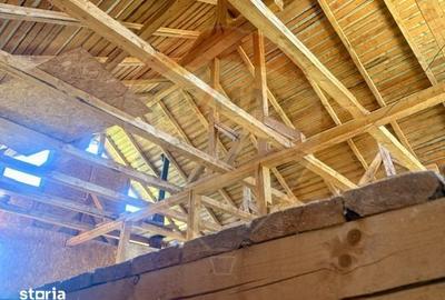 Casă cu 2 camere cu Teren 2744 Mp în Desești - 9