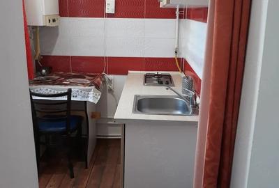 Garsonieră decomandată în Petros