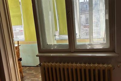 Apartament cu 2 camere semidecomandat în Gojdu