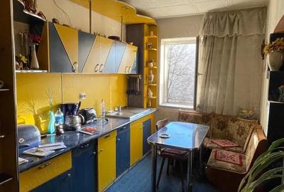 Apartament cu 2 camere decomandat în Petros