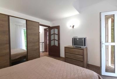 Casă cu 4 camere cu Teren 329 Mp în Bezdead