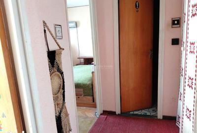 Apartament cu 3 camere decomandat în Traian - 8