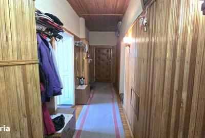Casă cu 3 camere decomandat în Central