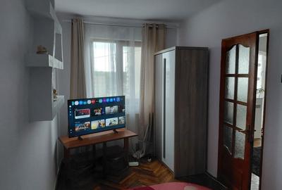 Apartament cu 2 camere semidecomandat în Preajba Mare