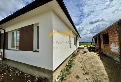 Duplex cu 3 camere cu Canalizare în Bucovăț (Remetea Mare) - 1