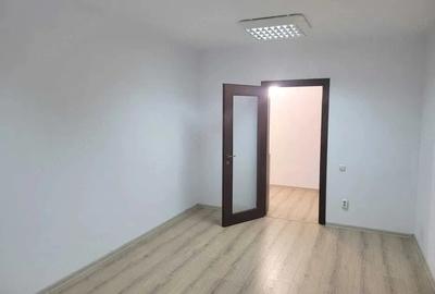 Spațiu comercial, de 40 mp, în Central