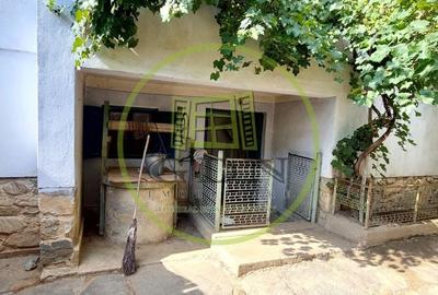 Casă cu 4 camere cu Teren 800 Mp în Central