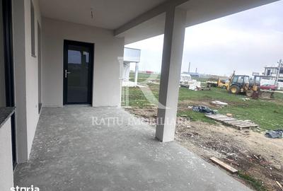 Casă cu 4 camere cu Teren 500 Mp în Sântandrei