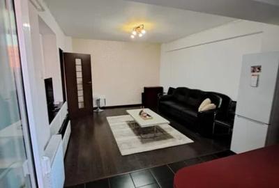 Apartament cu 2 camere semidecomandat, mobilat în Tătărași