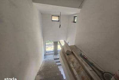 Casă cu 4 camere cu Teren 376 Mp în Curtea de Argeș