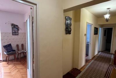 Apartament cu 4 camere în Central - 2