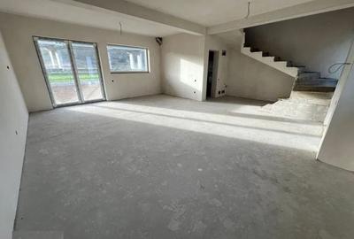Casă individuală cu 4 camere cu Canalizare în Luna de Sus - 2