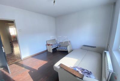 Apartament cu 3 camere decomandat în Trafic Greu - 3