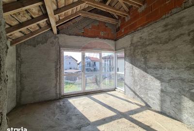Casă cu 3 camere cu Teren 334 Mp în Sud - 2