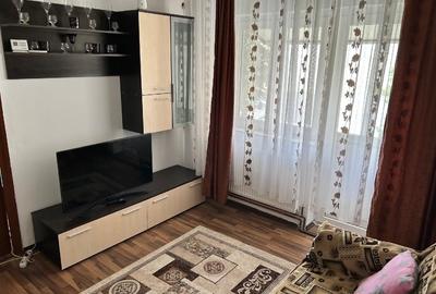 Apartament cu 2 camere semidecomandat, mobilat în 9 Mai