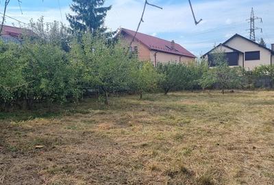 Teren de 1045 mp, în Nord