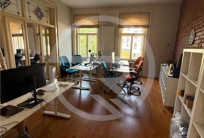 Spațiu comercial, de 150 mp, în Central