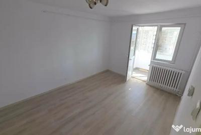 Apartament cu 4 camere decomandat în Hala Centrală
