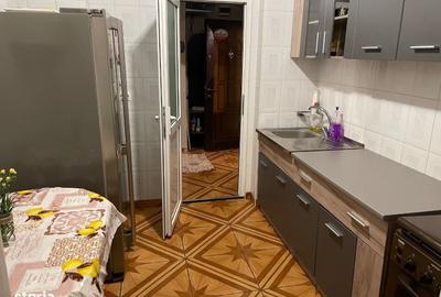 Apartament cu 3 camere decomandat în 9 Mai - 8