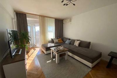Apartament cu 2 camere decomandat, mobilat în P-ța Unirii