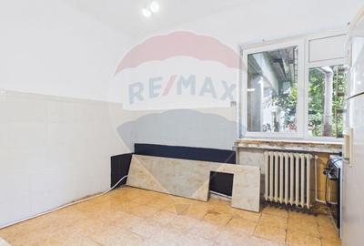 Casă cu 5 camere cu Teren 700 Mp în 13 Septembrie - 12