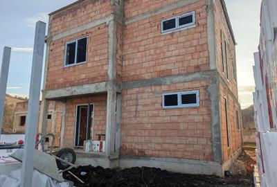 Casă individuală cu 4 camere cu Canalizare în Mera - 10