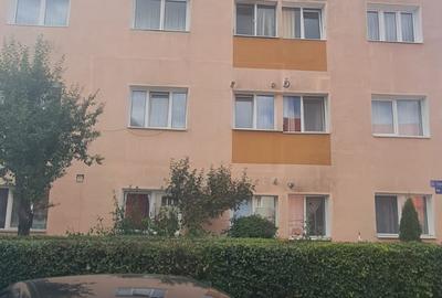 Garsonieră decomandată în Astra