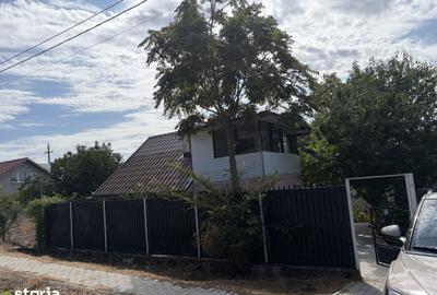 Casă cu 2 camere cu Teren 1100 Mp în Gogoșari