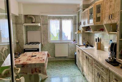 Apartament cu 3 camere decomandat în Bratia din Deal - 8