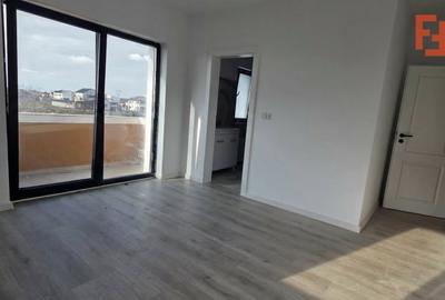 Duplex cu 4 camere cu Canalizare în Moșnița Nouă - 8