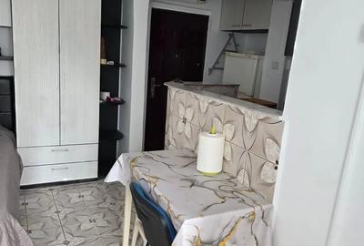 Garsonieră semidecomandată în CET - 8