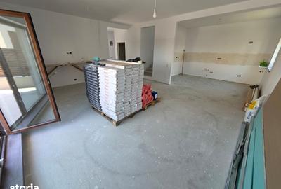 Casă cu 5 camere cu Teren 324 Mp în Dobroești