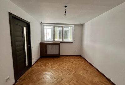 Apartament cu 2 camere semidecomandat în Giulești