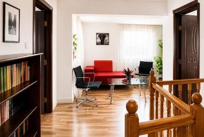Duplex cu 3 camere cu Canalizare în Central - 6