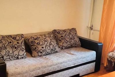Garsonieră decomandată în Far