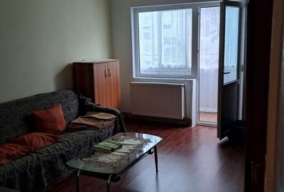 Apartament cu 3 camere decomandat în Exterior Vest - 1