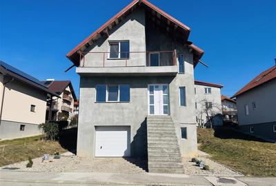 Casă individuală cu 4 camere cu Canalizare în Burdujeni