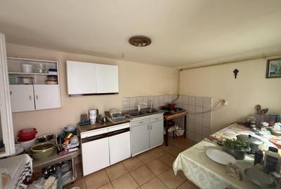 Casă individuală cu 3 camere cu Canalizare în Central - 7