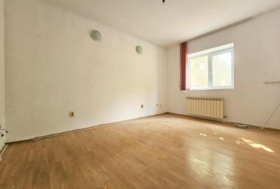 Casă individuală cu 10 camere cu Canalizare în Central - 23