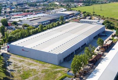 Spațiu industrial, în Est - 1