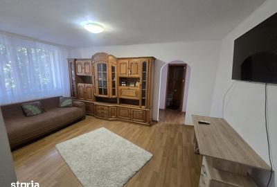Apartament cu 3 camere semidecomandat în Central