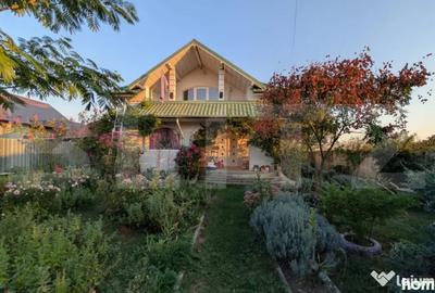Casă cu 5 camere cu Teren 3837 Mp în Central