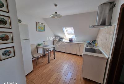 Casă cu 6 camere cu Teren 715 Mp în Cetate