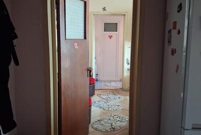Apartament cu 2 camere semidecomandat în Micro 9