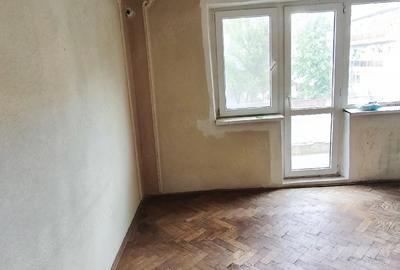Apartament cu 3 camere semidecomandat în Micro 3 - 1
