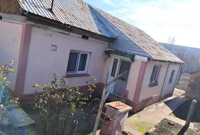 Casă cu Teren 600 Mp în Central
