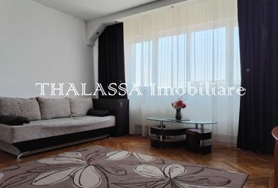 Apartament cu 3 camere semidecomandat, mobilat în Central