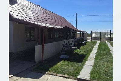 Casă cu 4 camere cu Teren 1522 Mp în Șimand - 2