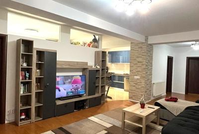 Apartament cu 3 camere semidecomandat în Drumul Taberei